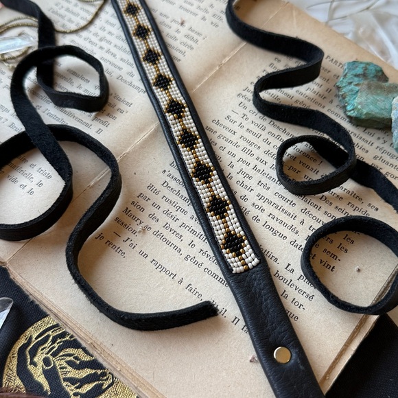 Artisan Southwestern Seed Beaded Genuine Leather Lariat Wrap - Picture 9 of 12